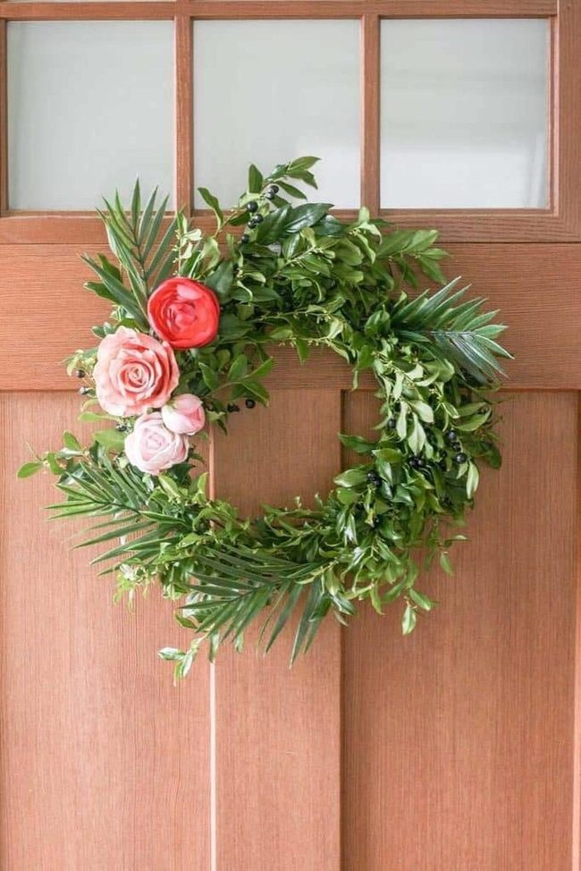 Fresh Blooms Mixed Greenery Wreath