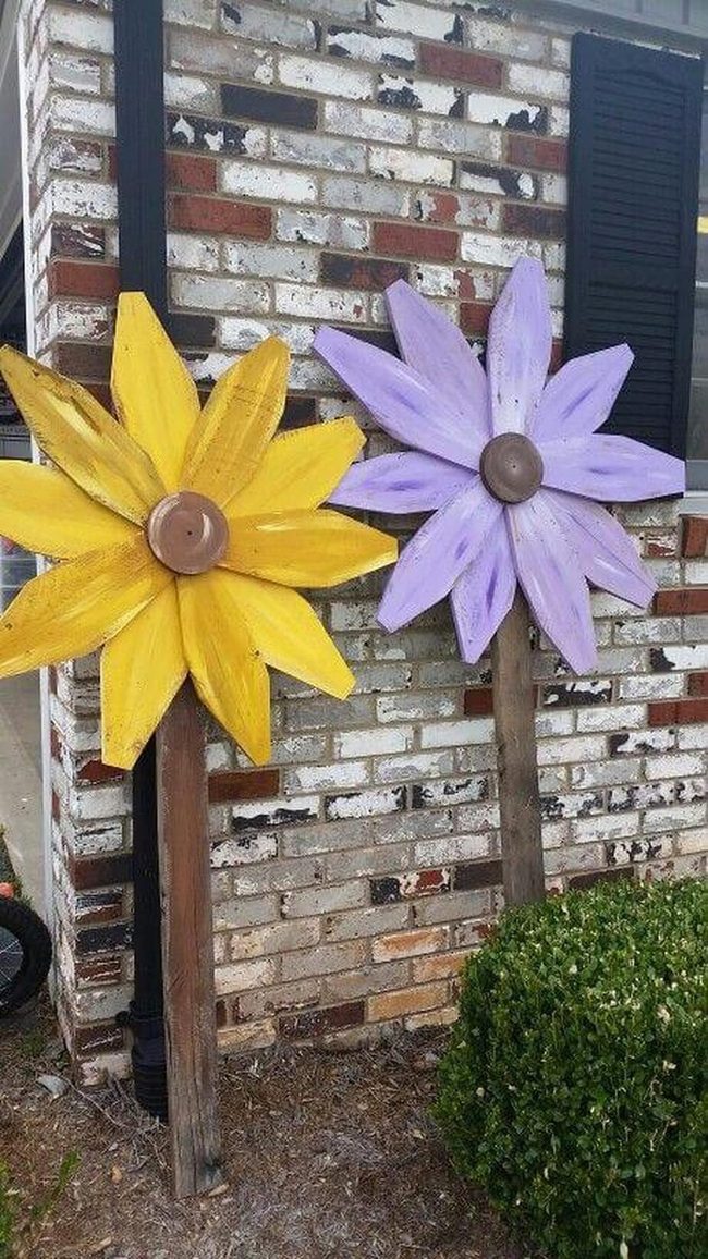 Oversized Blooms Garden Statement