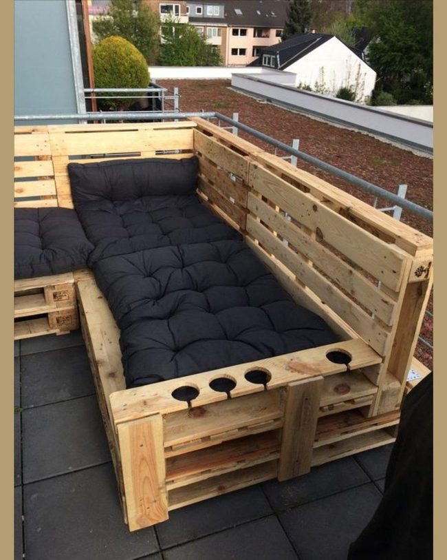 Stacked Pallets Outdoor Lounger