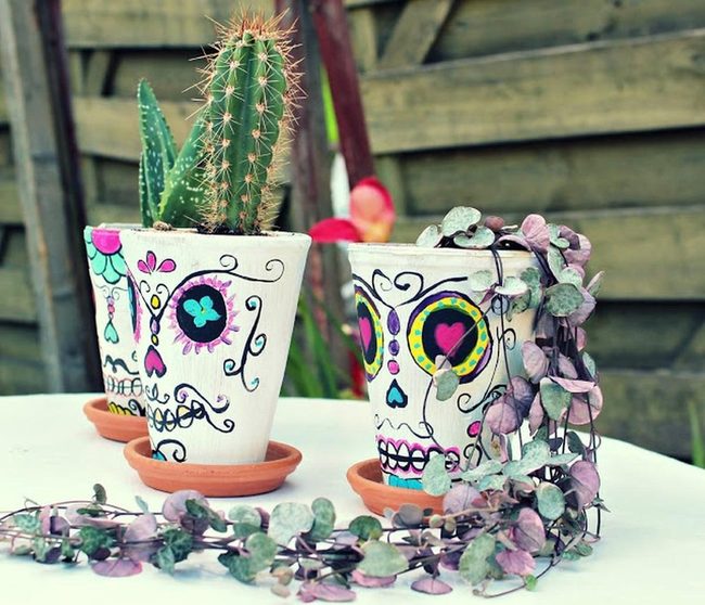 Skull Pots With Hand-Painted Hearts
