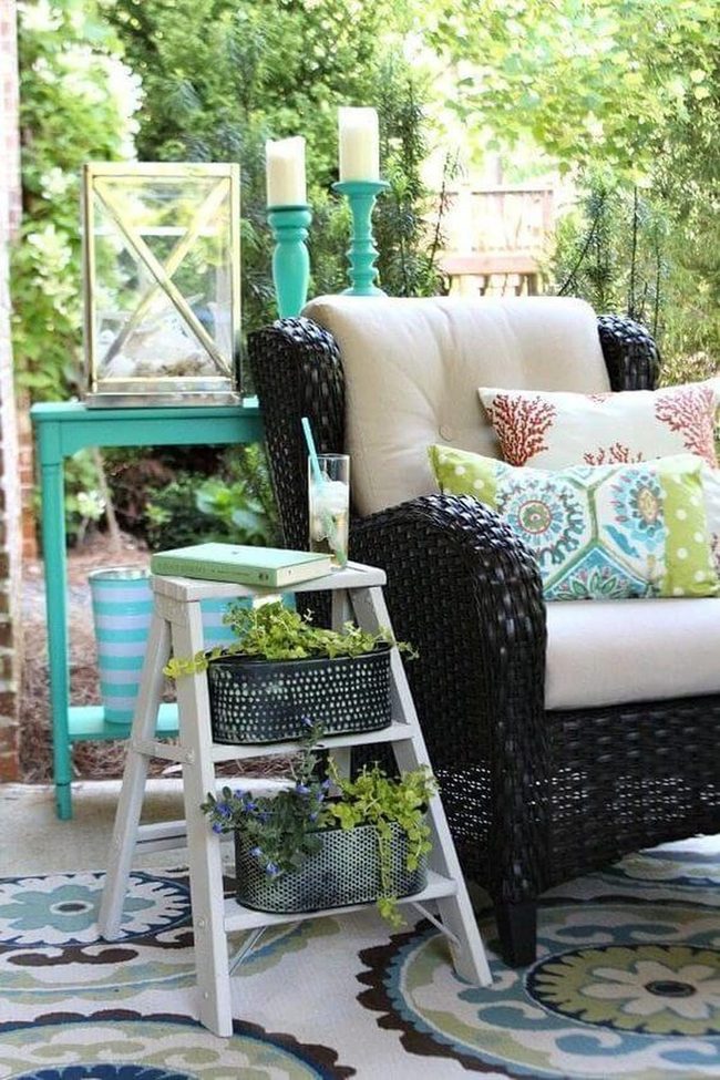 Green Nook With Soft Textiles
