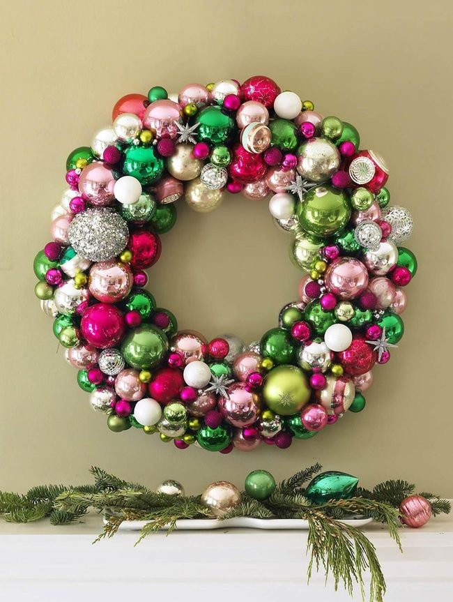 Shimmering Baubles Wall Wreath