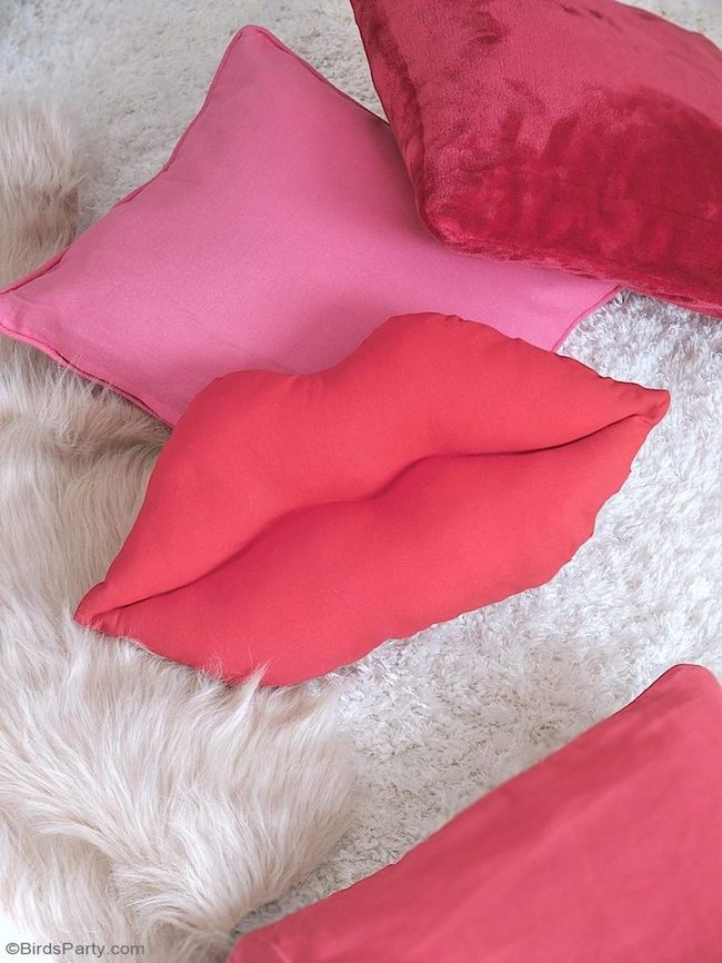 Red Pink Lip Pillows