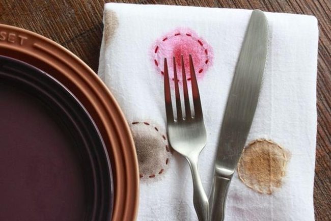 Circular Patterns On Earth-Toned Tablescape