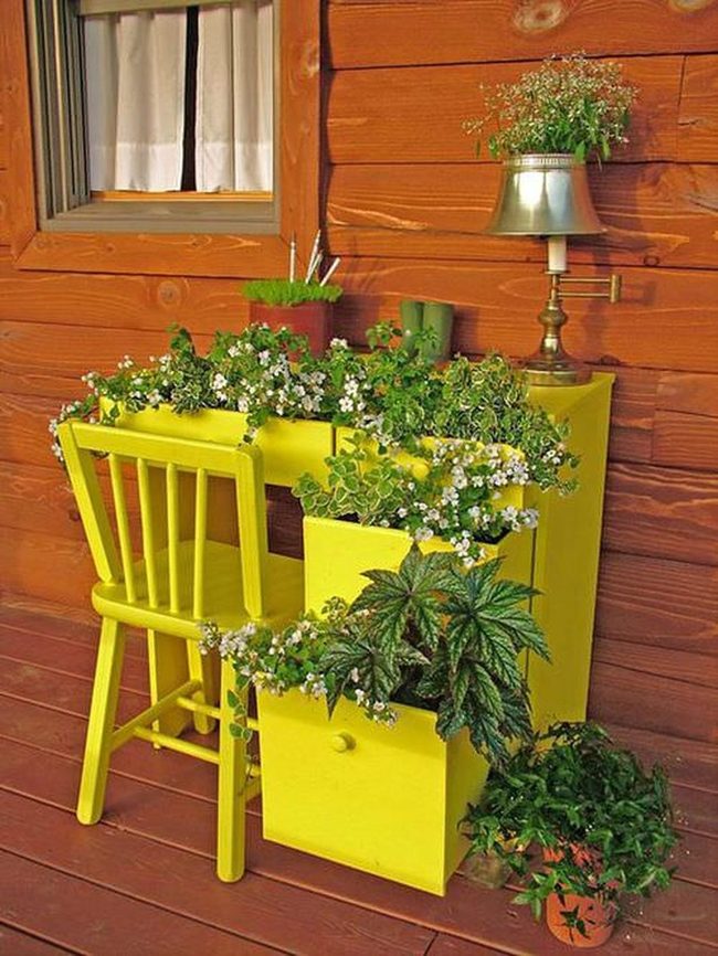 Recycled Desk Into Living Green