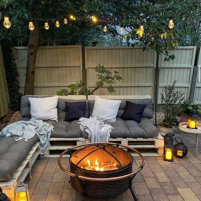 Fireside Pallet Lounge