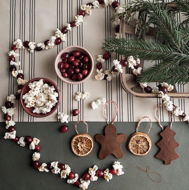Cranberry, Gold, Popcorn Garland