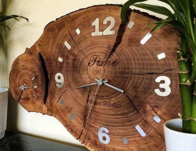 Natural Wood Slice Timepiece