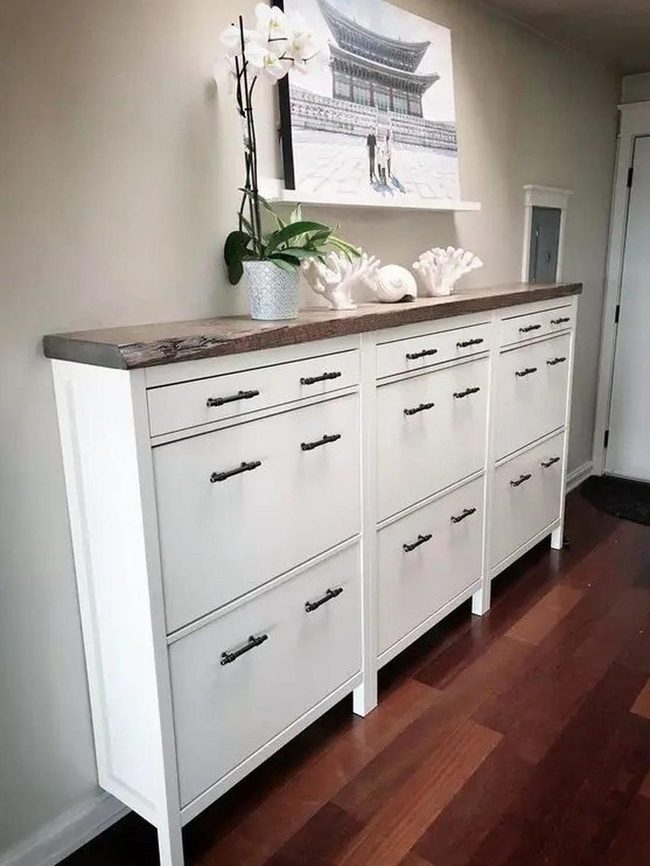 White Cabinets, Dark Handles, Wooden Warmth