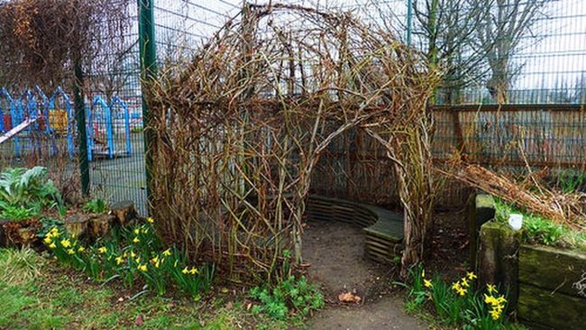 Green Willow Branch Domes