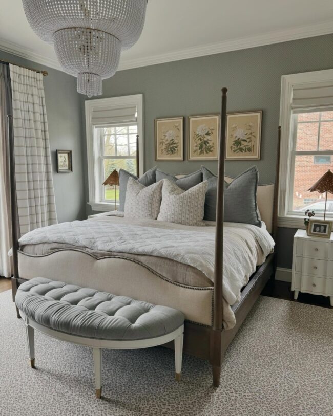 Neutral vs. Bold: Choosing the Right Colors for Timesless Bedroom