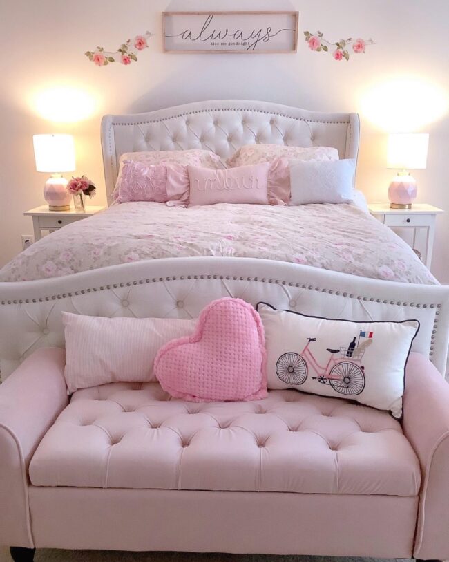 Lighting Tips to Enhance a Pink Room’s Aesthetic